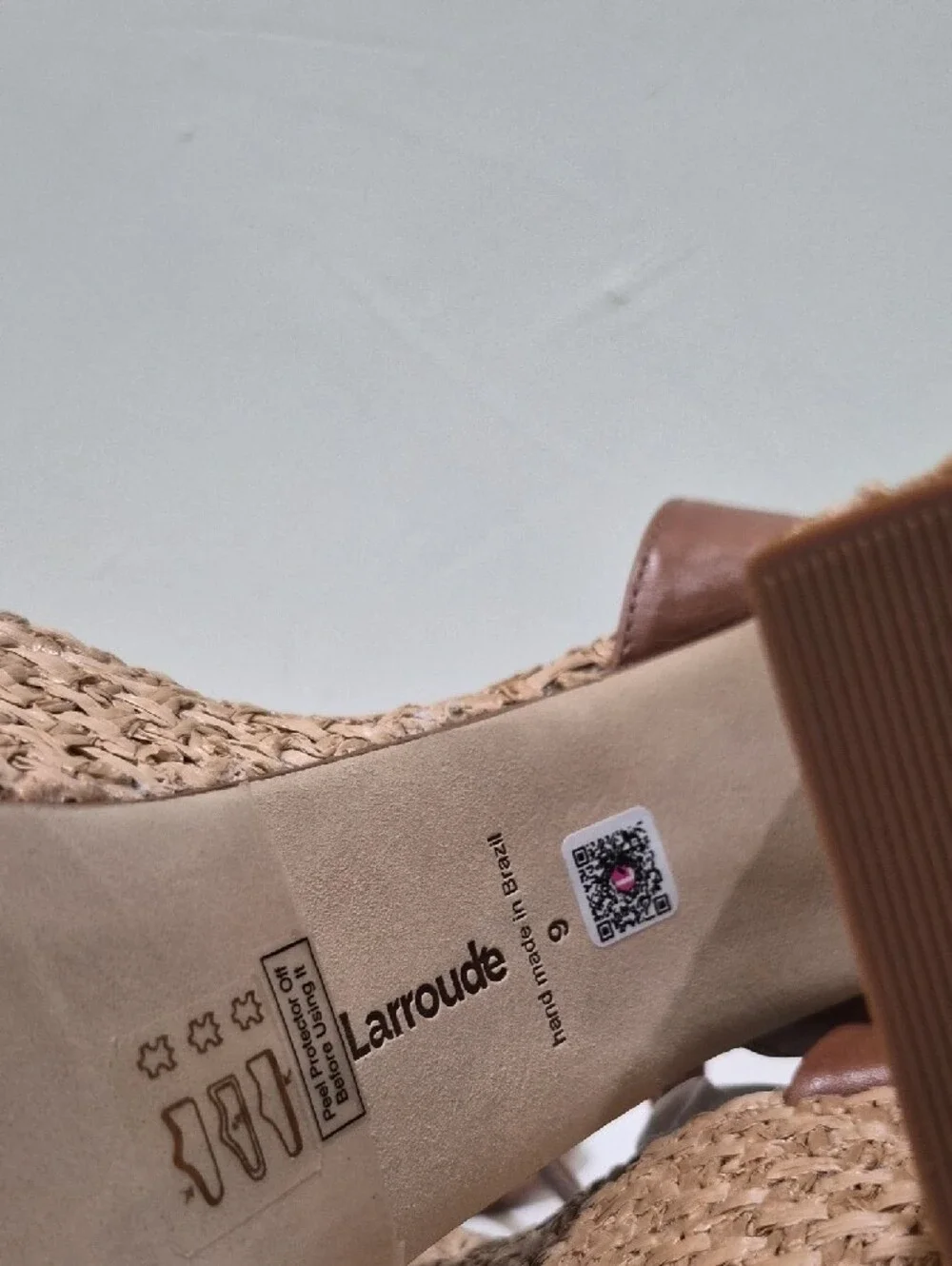 Larroude Dolly Verona Sandal in Caramel/Raffia NWT Size 9